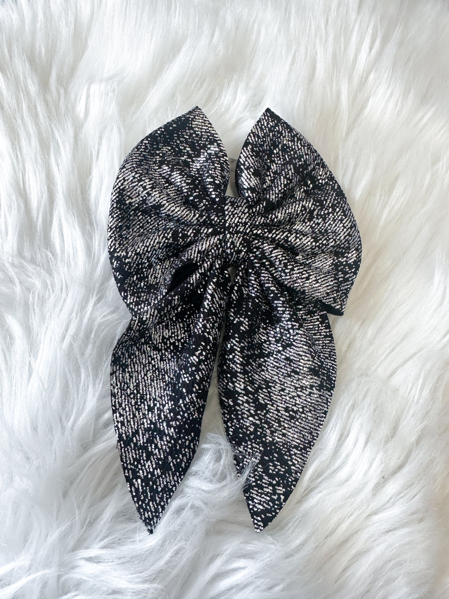 Metallic bows