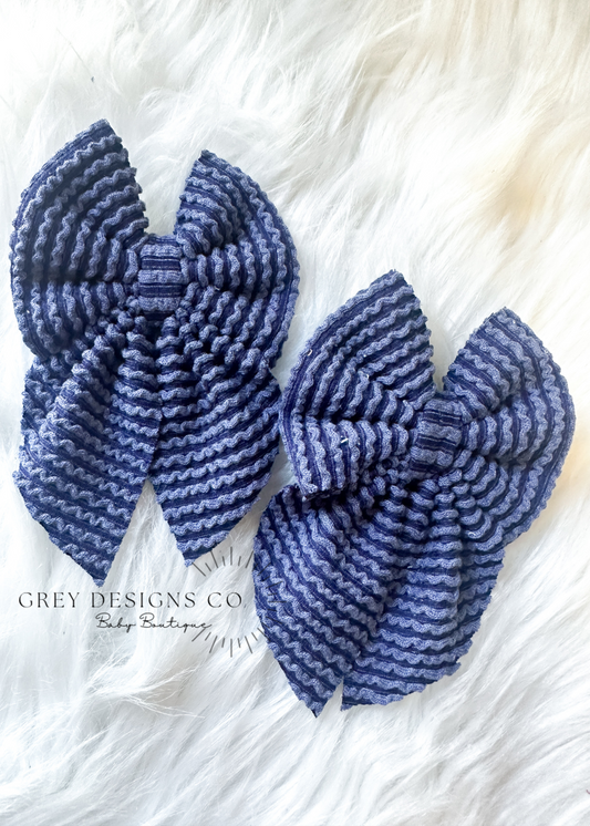 Navy bows