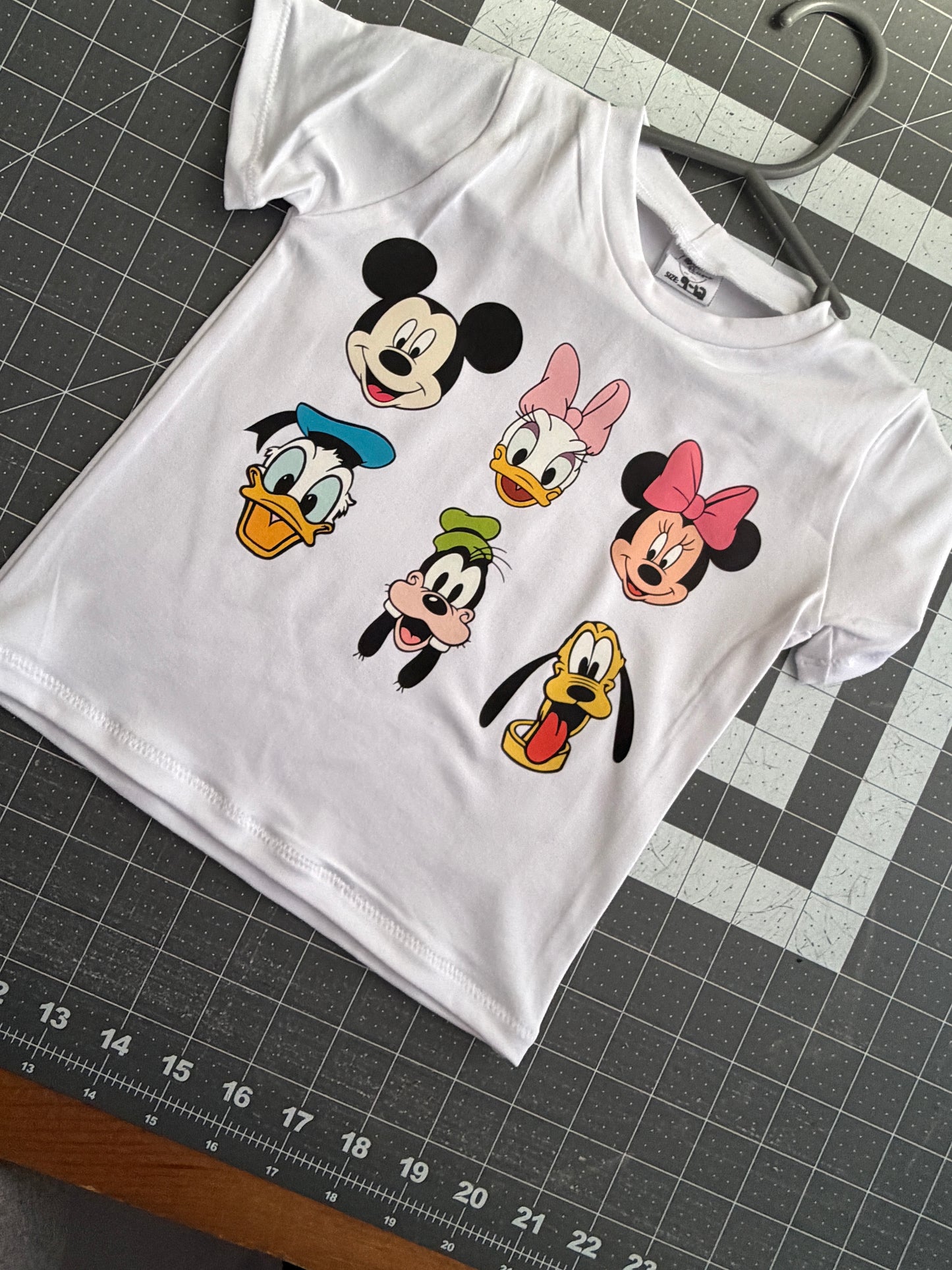 Tee w/mystery bottoms 9-12