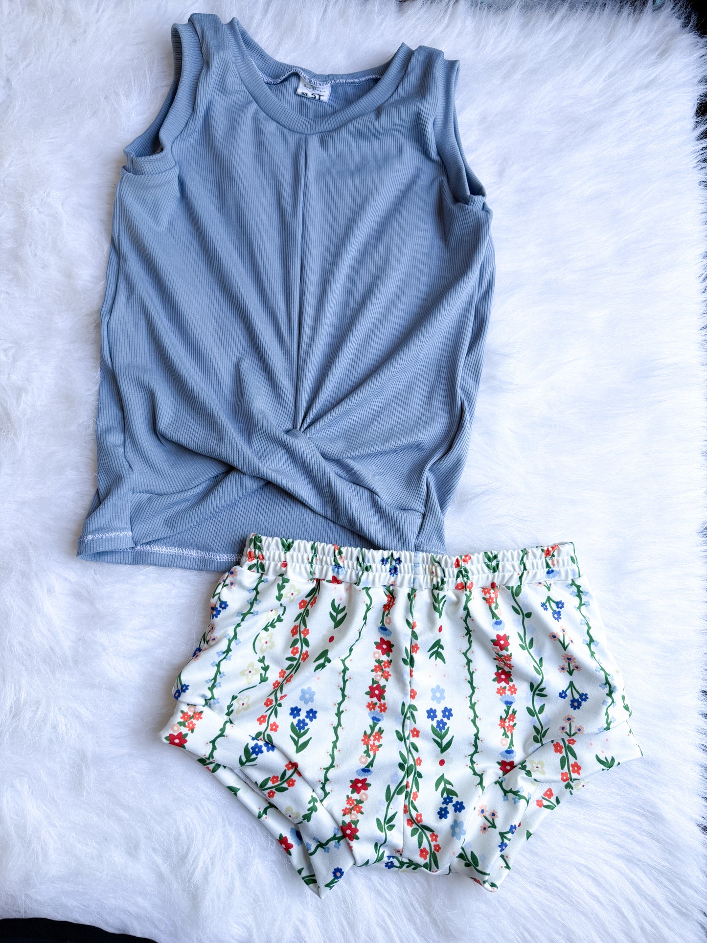 Romy tee + shorties 5T