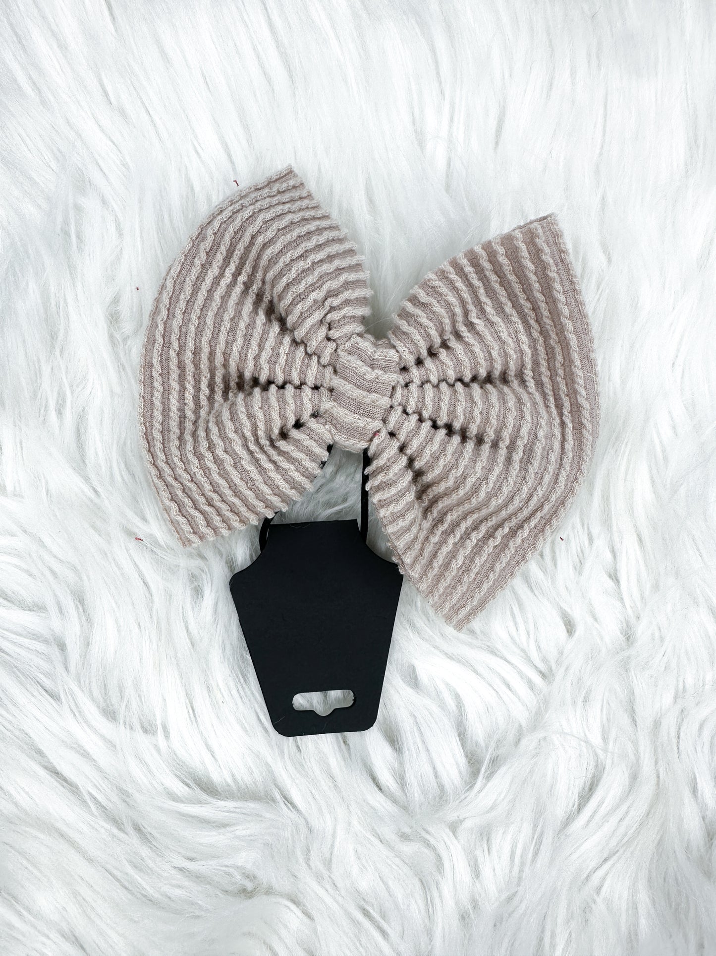 Tan Bow