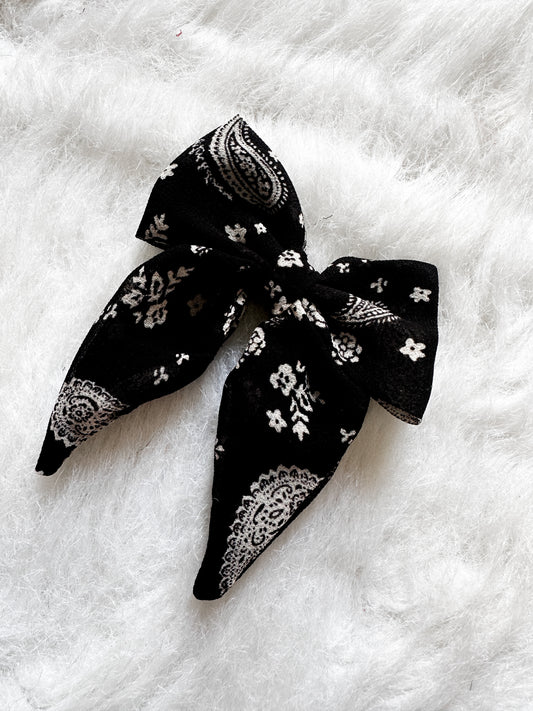 Paisley bow