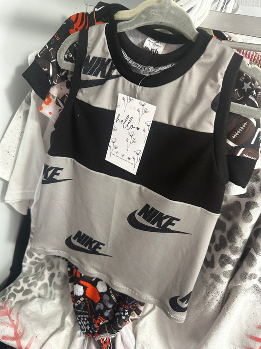 Upton Tee 2T